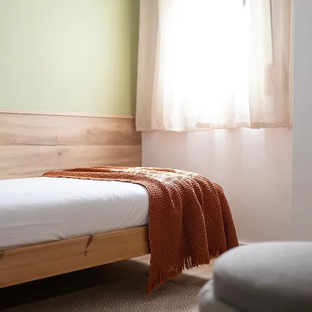 דירה Lovely Attic With Terrace
