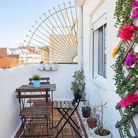 Lovely Attic With Terrace דירה *