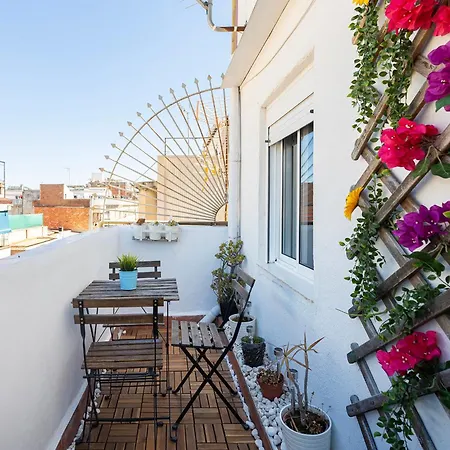 شقة Lovely Attic With Terrace لوسبيتاليت دي يوبريغات
