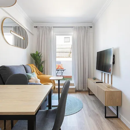 Lovely Attic With Terrace * הוספיטלט דה יוברגאט