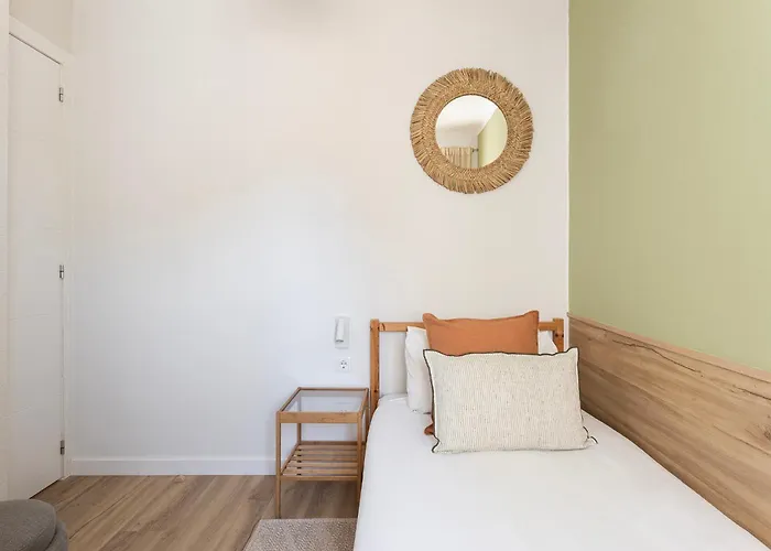 Lovely Attic With Terrace * Οσπιταλέτ ντε Λιοβρεγάτ