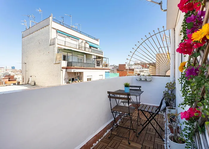 Διαμέρισμα Lovely Attic With Terrace
