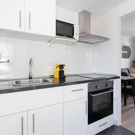 Apartment Lovely Attic With Terrace L’Hospitalet de Llobregat